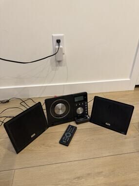 TEAC MC-DX32i Micro Hi-Fi System AM/FM CD w Speakers Remote AUX In Black